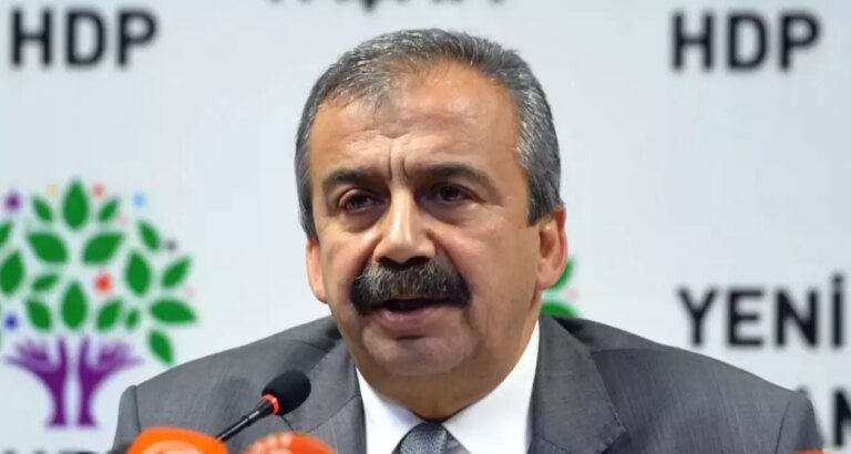 sirri-sureyya-onder-saglik-durumu-nasil-son-dakika-sirri-sureyya-ondere-ne-oldu-CBjnmaA5.jpg