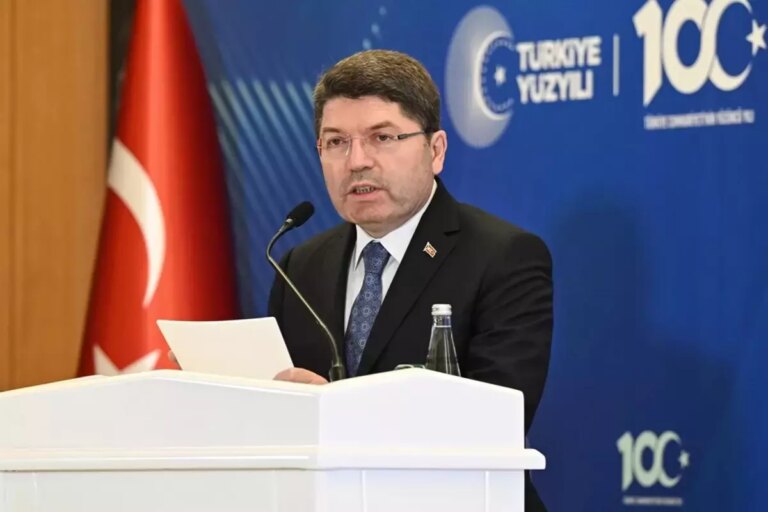 adalet-bakani-tunc-30-tane-ak-partili-belediyeye-de-sorusturma-acildi-SW1ceTP4.jpg